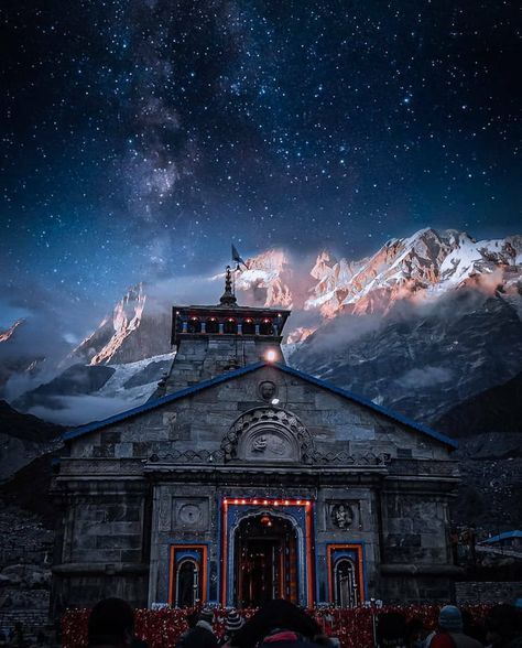 Your Ultimate Guide to Exploring Kedarnath: A list of the possible solutions to stay happy through extensive bus or train journeys.